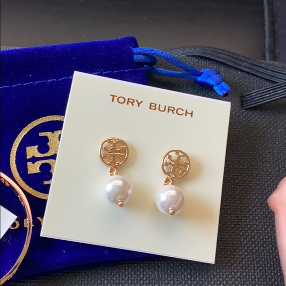 *Bundle sale* 2 Tory Burch hoops rose gold/pearl - Picture 3 of 4